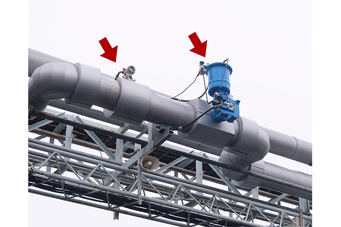 Eccentric rotary control valve FloWing™ for controlling the pressure of steam immediately
            after it is sent out of the boiler (right) and steam flowmeter STEAMcube™ (left).